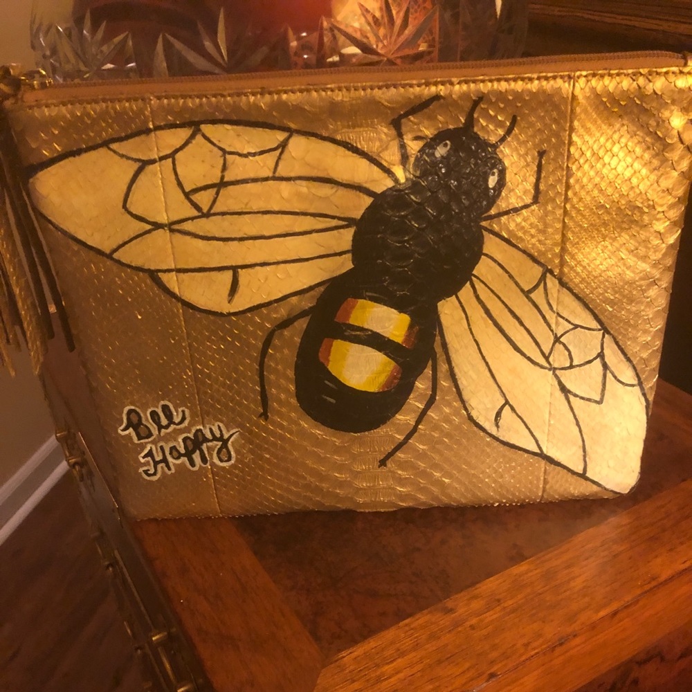 Eileen Kramer Gold Metallic Bee Happy  Clutch NWOT